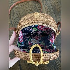 Handwoven round rotten bag with leather strap
